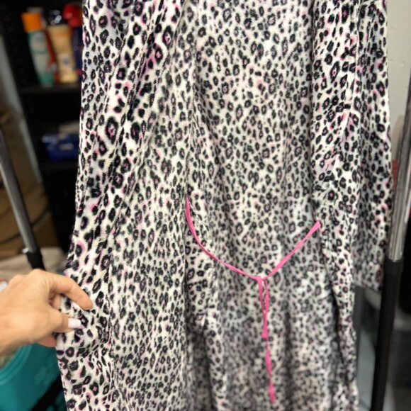 C Wonder by Christian Siriano full length plush leopard print robe Size Medium - Picture 5 of 8